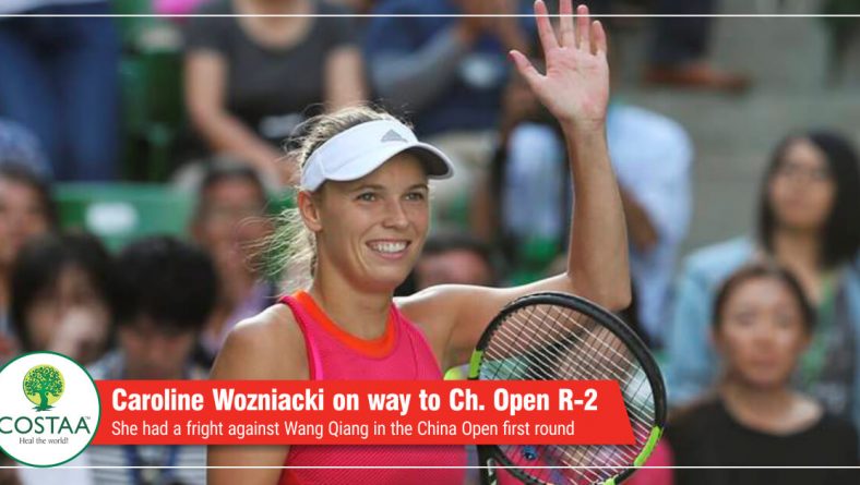 Caroline Wozniacki wobbles on way to China Open round two